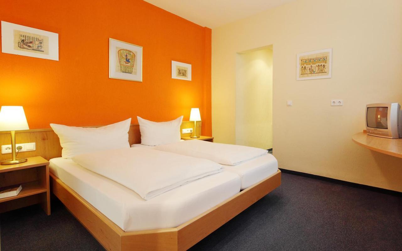Hotel Zum Goldenen Mann Rastatt Exterior photo